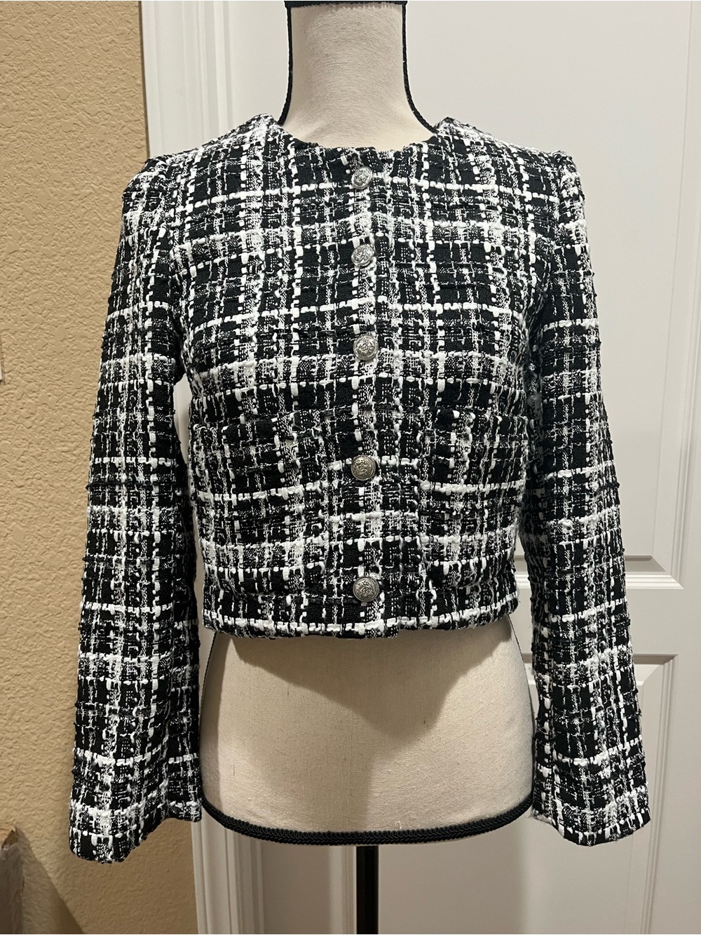 H&M BLACK AND WHITE CROPPED TWEED JACKET - Picture 3 of 9
